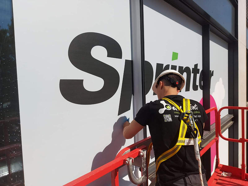 rotulacion exterior tienda deportes